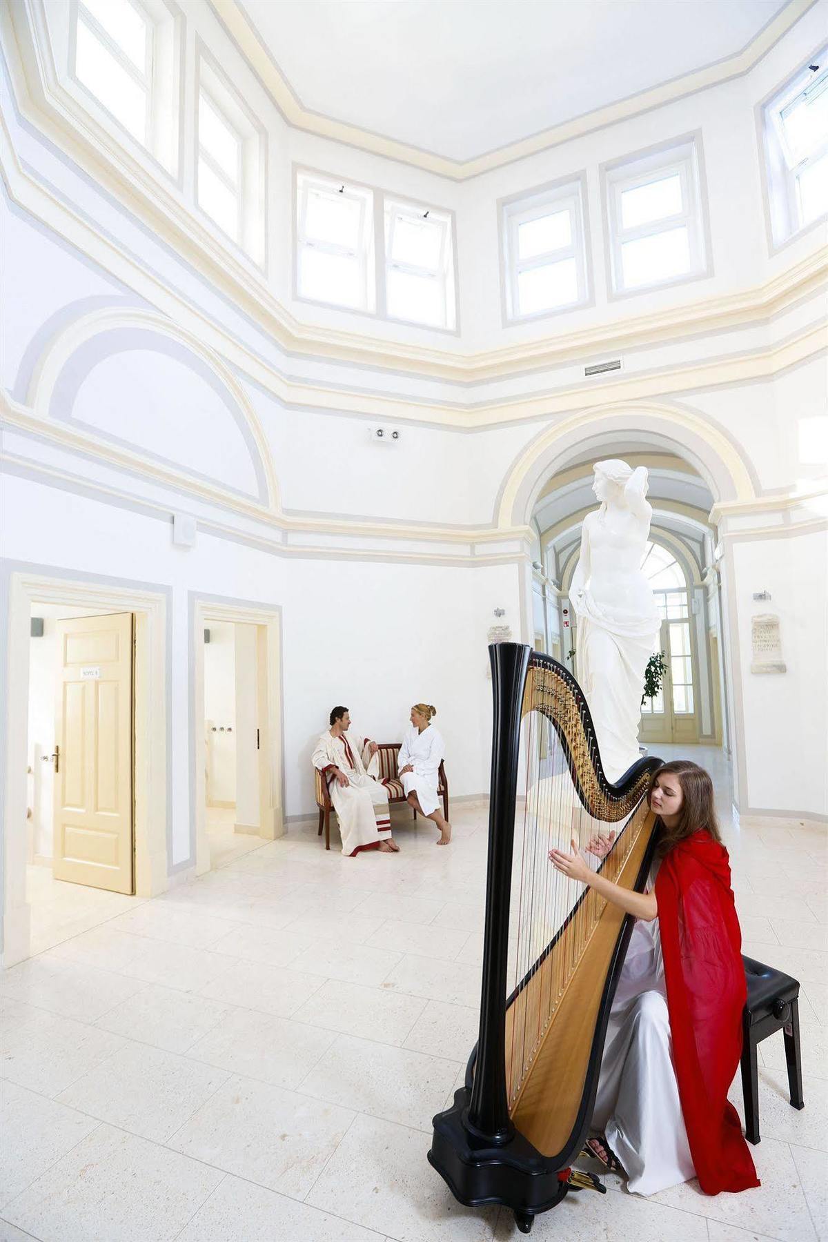 Hotel Rimski Dvor - Rimske Terme ريمسكي توبليتسي المظهر الخارجي الصورة