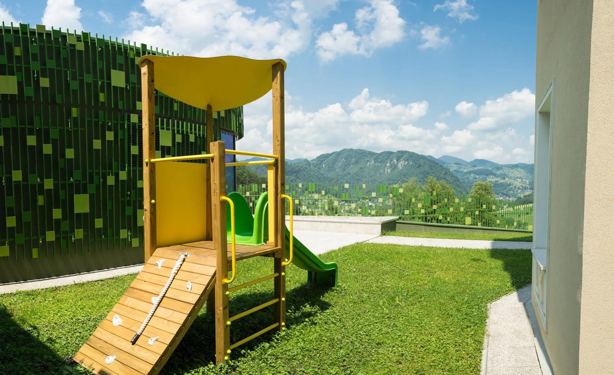 Hotel Rimski Dvor - Rimske Terme ريمسكي توبليتسي المظهر الخارجي الصورة