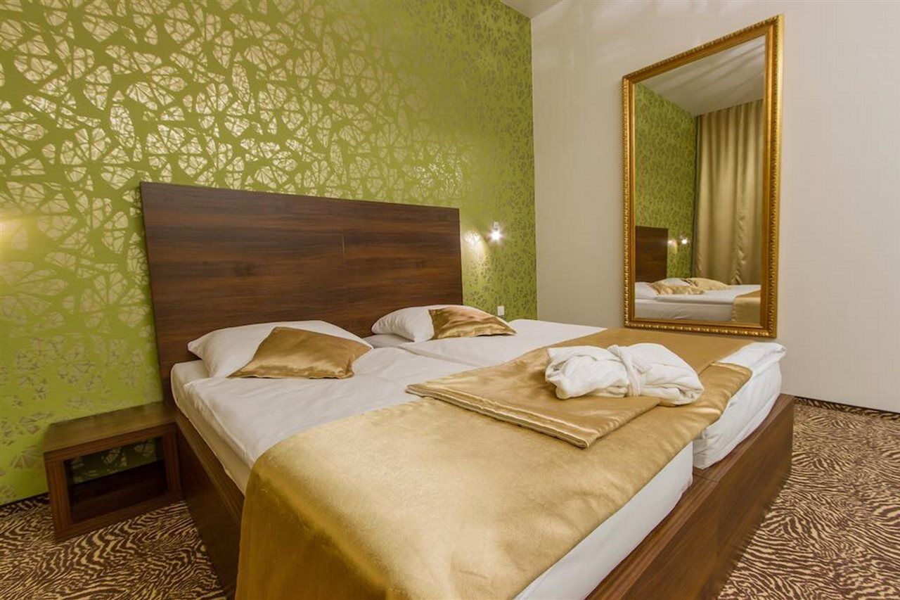 Hotel Rimski Dvor - Rimske Terme ريمسكي توبليتسي المظهر الخارجي الصورة
